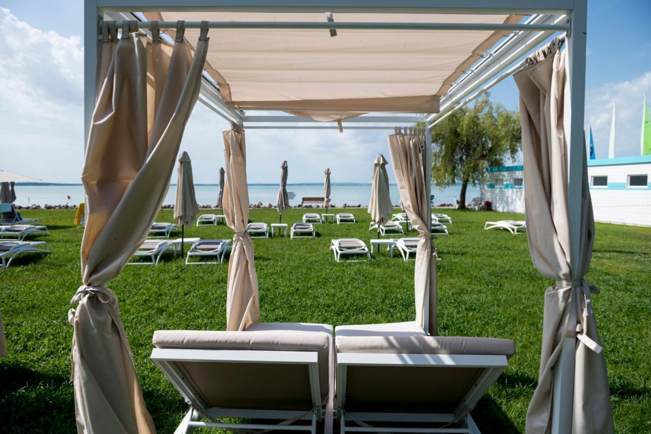 Hotel Marina Port Балатонкенесе Екстериор снимка