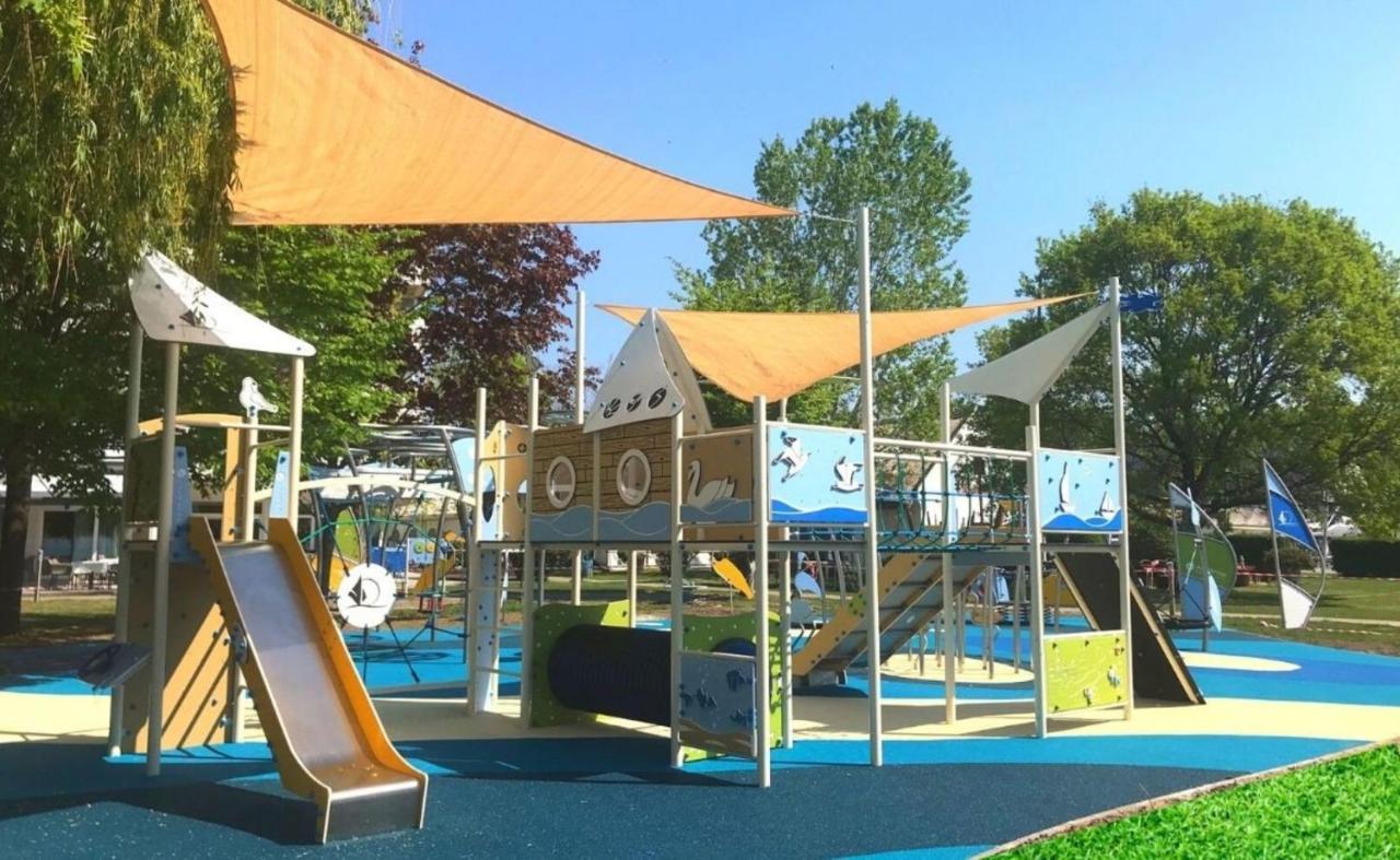 Hotel Marina Port Балатонкенесе Екстериор снимка