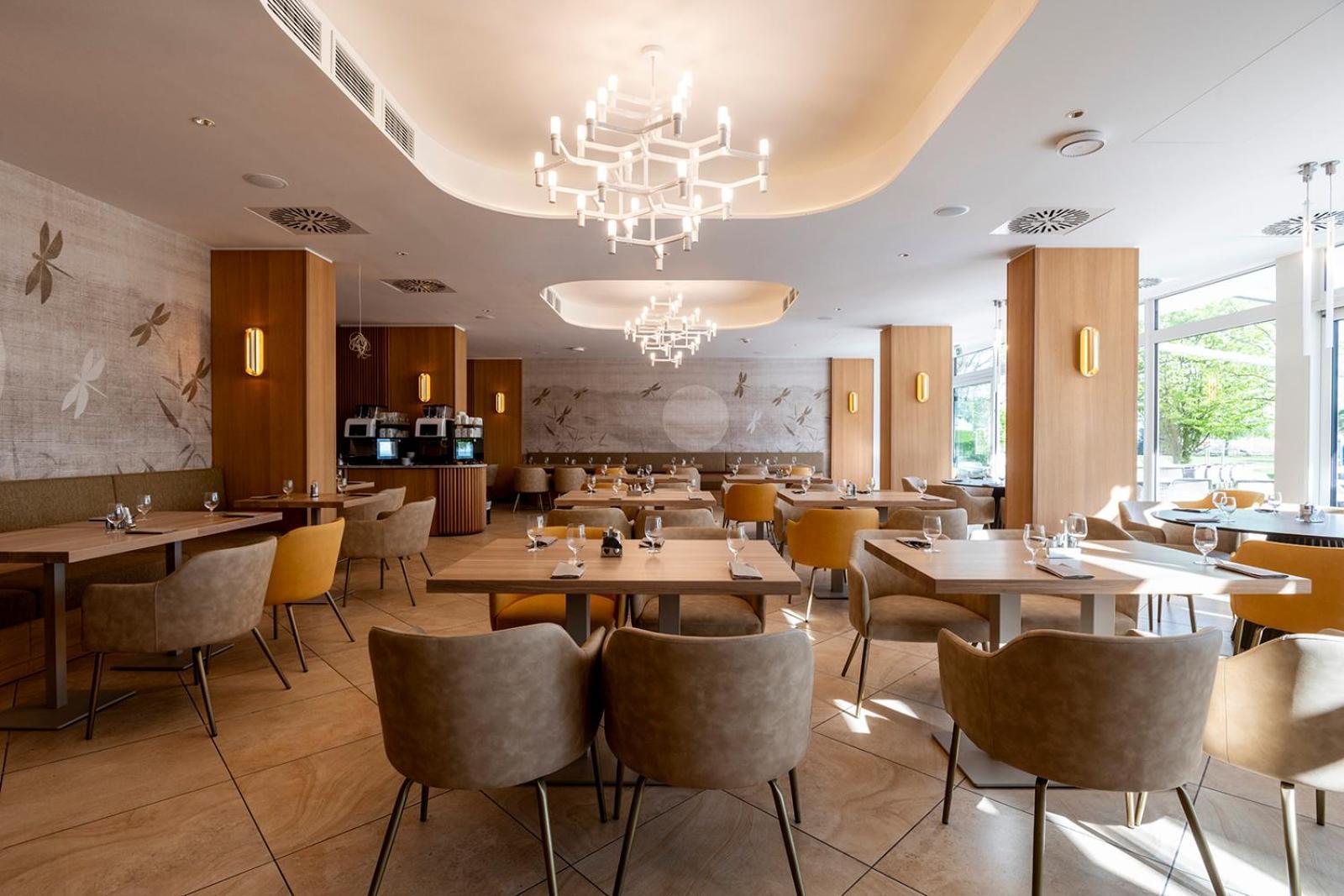 Hotel Marina Port Балатонкенесе Екстериор снимка