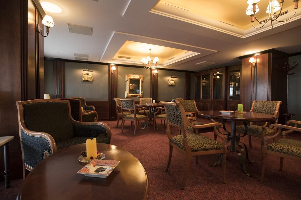 Hotel Marina Port Балатонкенесе Екстериор снимка